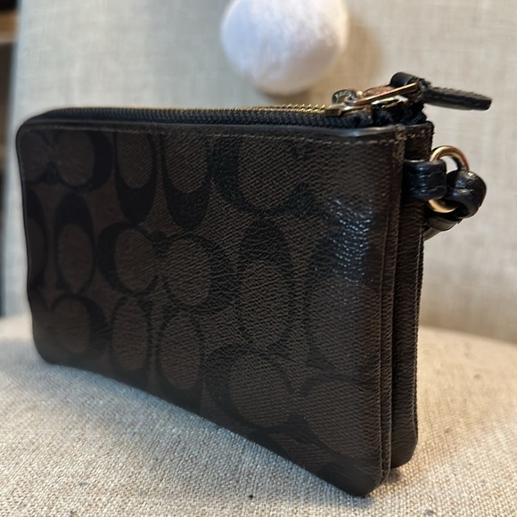 Coach Double Black/Brown Wristlet; double-zipped EUC